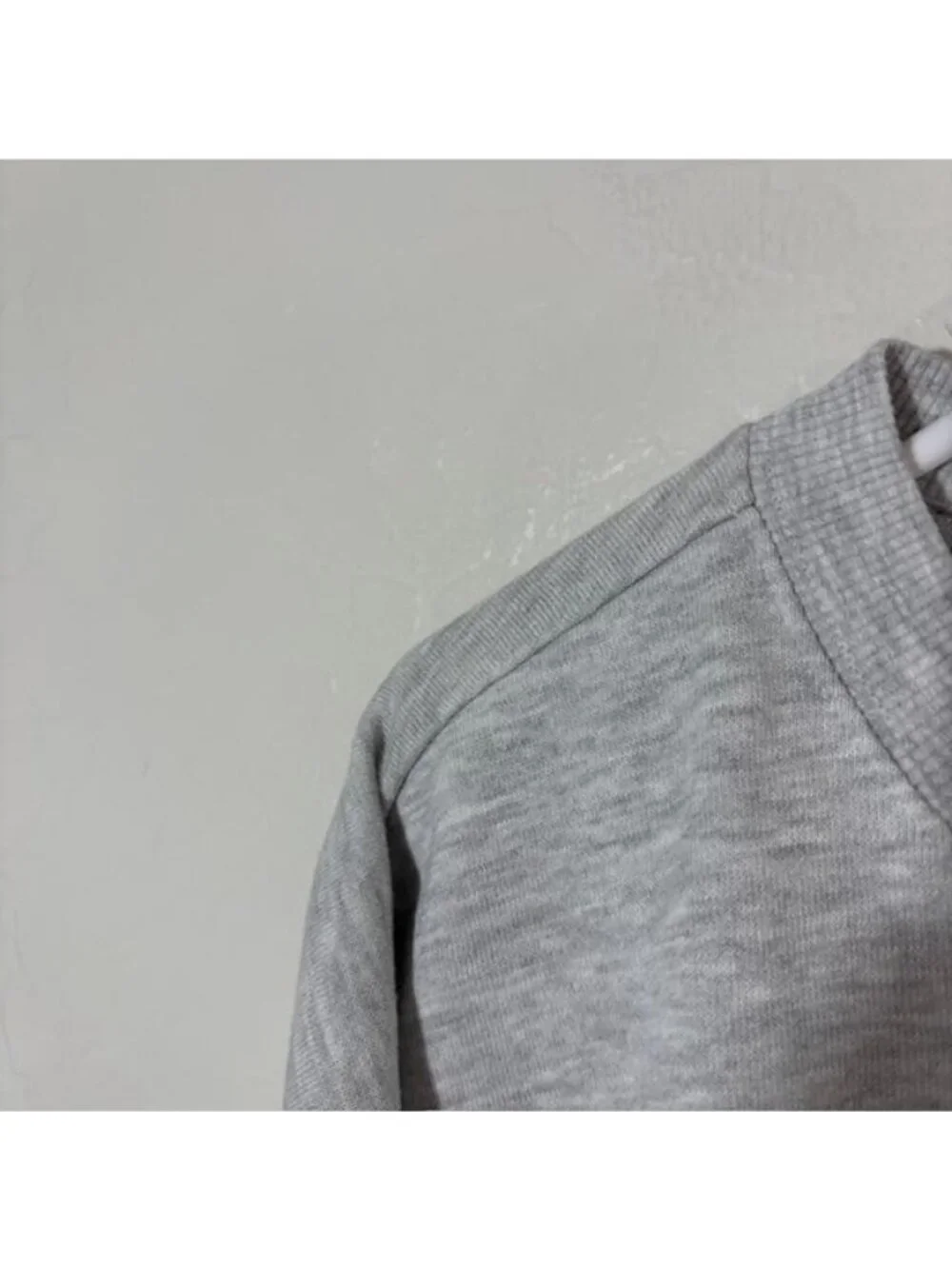 Maeve Sweatshirt Womens Medium Gray Ski Club Cocktail Graphic Pullover Fleece - Picture 2 of 9